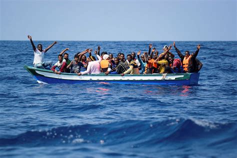 Lo Sbarco A Lampedusa Poi Il Racconto Migranti In Mare Pure Bimbo