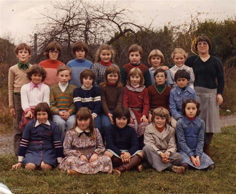 Photo de classe CE2 CM1 pont l évêque de 1978 Ecole Du Marechal