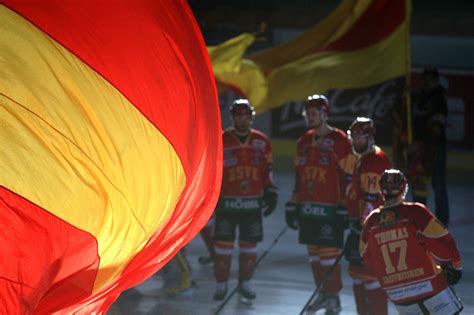 Eishockey Esvk Belohnt Sich F R Seinen Aufopferungsvollen Kampf Und