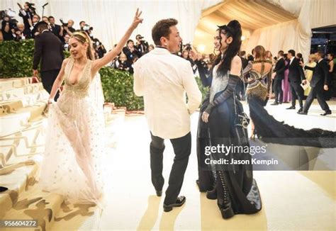 Elon Musk And Grimes Photos and Premium High Res Pictures - Getty Images