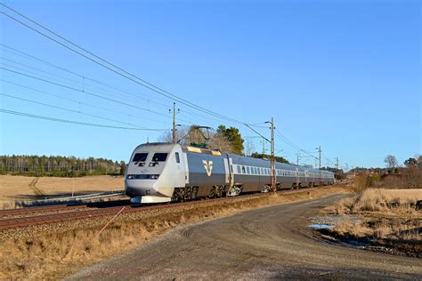 X2000 of SJ between Björnlunda and Stjärnhov