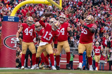 Inside The 49ers Halftime Locker Room Bananas Bathroom Trips And