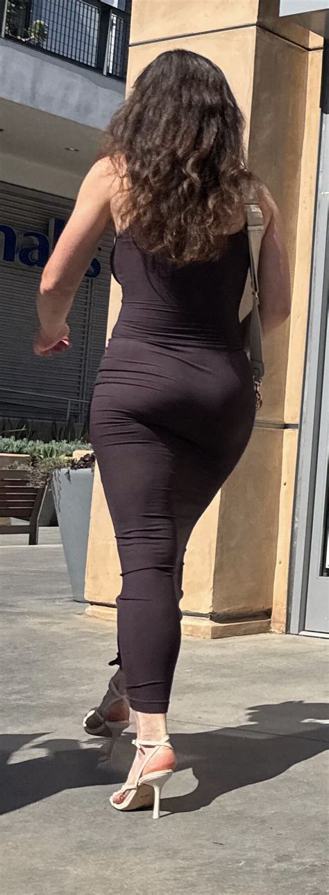 Thick Bubblebutt Milf In Skin Tight Sundress And White Heels Milf Forum
