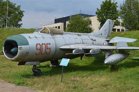 Mikoyan-Gurevich MiG-19 - Price, Specs, Photo Gallery, History - Aero ...