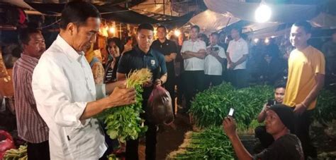 Blusukan Ke Pasar Bogor Jokowi Borong Sayur Tempe Hingga Cabai