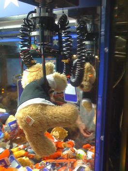 As You Suspected Claw Machines Are Rigged Boing Boing Boing BBS