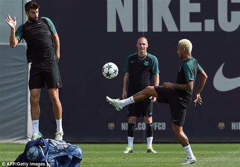 Lionel Messi Neymar Their Blonde Hair Join Teammates To Train Photos