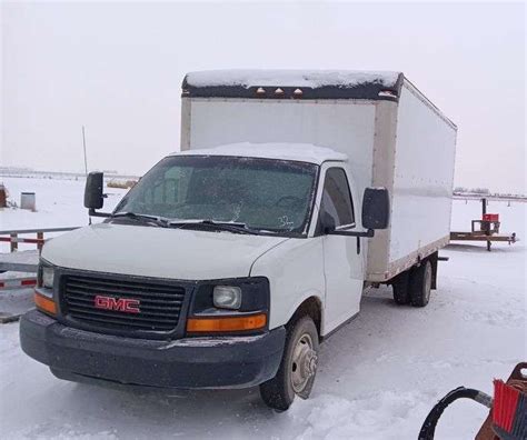 2004 GMC 3500 CUBE VAN Wild Rose Auction Services