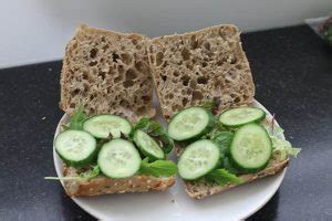 Broodje Brie Met Komkommer Leuke Recepten