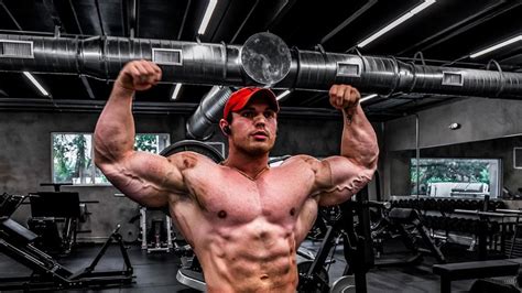 “Chug That Baby Down:" Bodybuilder Shares an Amazing Hack to Eat 8 ...