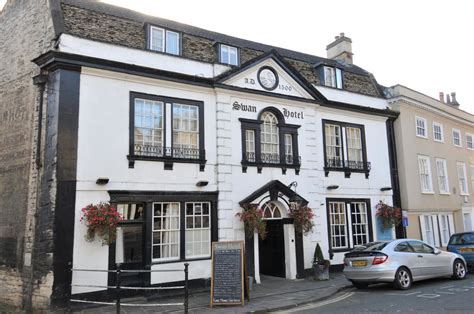 Bradford On Avons Oldest Pub Reopens After Week Long Makeover