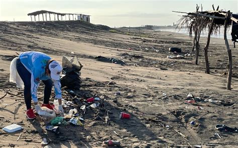 Voluntarios Retiran 4 Toneladas De Basura De Las Playas En Sinaloa