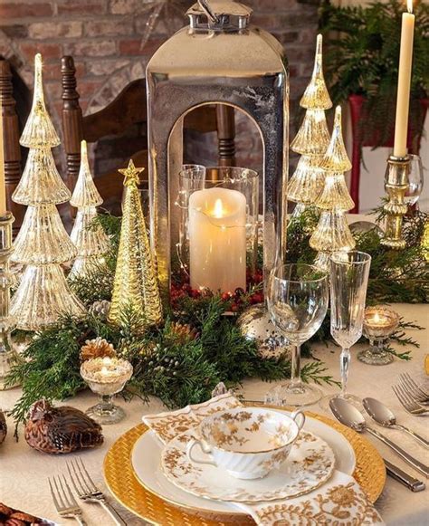 60 Excellent Christmas Table Decorating Ideas That Makes Dining An