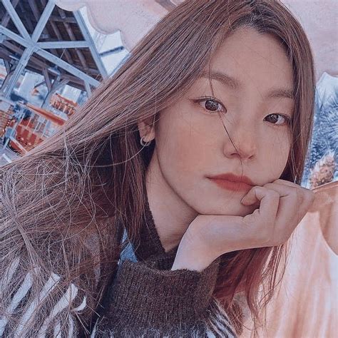 Yeji Icon Itzy Kpop Girls White Aesthetic