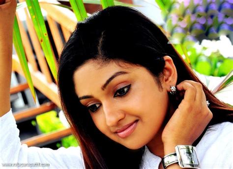 ACTRESS MITHRA KURIAN NEW LATEST HOT STILLS GATEWAY TO WORLD CINEMA