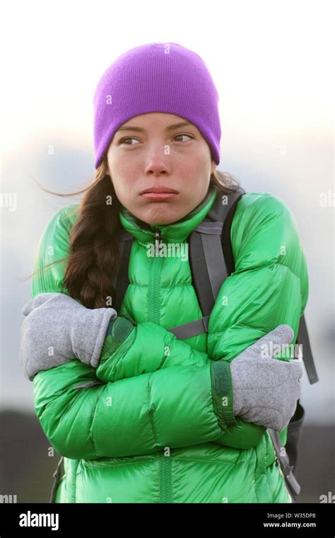 Shivering Cold Woman Hi Res Stock Photography And Images Alamy