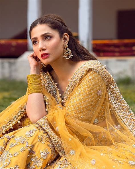 Pin By 𝙈𝙤𝙧𝙣𝙞𝙣𝙜 𝙎𝙩𝙖𝙧シ︎ On Mahira Khan Pakistani Dresses Pakistani