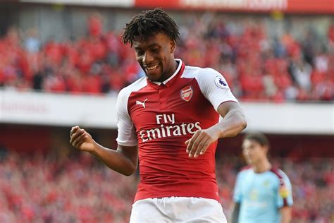 Alex Iwobi agrees new five-year contract to keep him at Arsenal until 2023