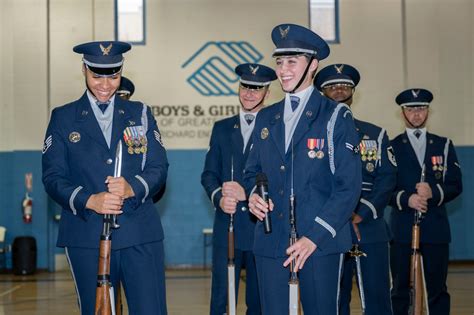 DVIDS - Images - US Air Force Honor Guard Drill Team performs for local ...