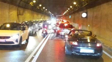 Galleria Seiano Bloccata Serata Da Incubo Per Il Traffico In Penisola