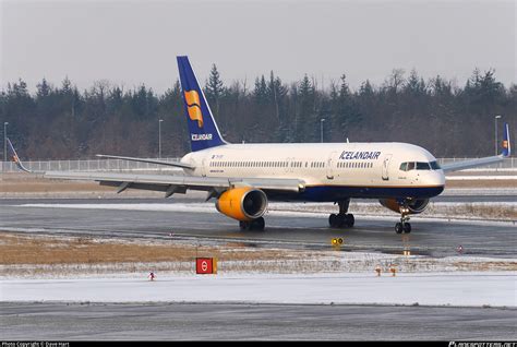 TF-FIY Icelandair Boeing 757-256(WL) Photo by Dave Hart | ID 351862 | Planespotters.net