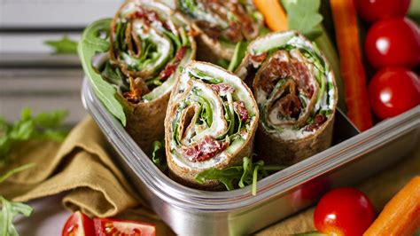 Wrap Röllchen mit Walnuss Tomatencreme und Karotten Simply Vegan