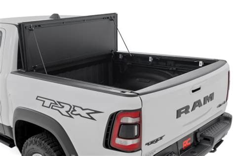 2023 Ram 1500 Soft tri-fold bed covers / tonneau covers | Rough Country