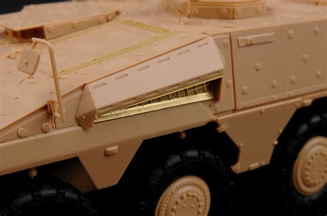 German Boxer Mrav 82480 135 Hobbyboss