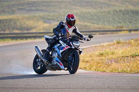 BMW Apresenta A Furiosa Motocicleta Roadster M 1000 R