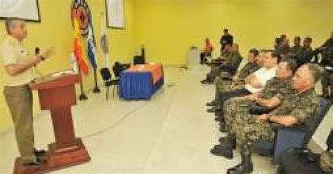 Soldados Conocen Funcionamiento De Unidad Militar De Emergencias De Espa A