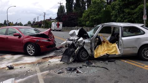 1 Dead 2 To Hospital In 2 Car Crash In Richmond B C British