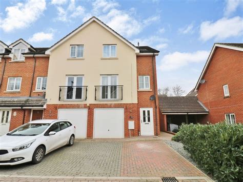 4 Bed End Terrace House For Sale In Watson Court Hedge End So30 £