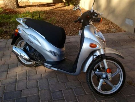 2009 Kymco People 150 Scooter Silver Black 650 Miles For Sale In