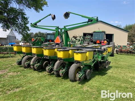 John Deere 1760 MaxEmerge Plus 12R30 Planter BigIron Auctions