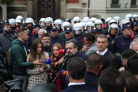 Opozita protestë para Bashkisë së Tiranës Teliti Institucioni i