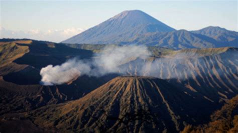 Foto Embun Upas Gunung Bromo Fenomena Alam Eksotik Penarik Wisatawan