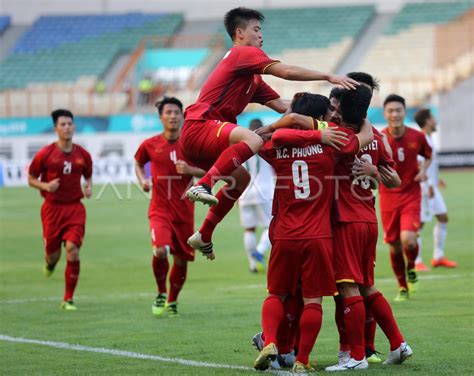 Sepak Bola Vietnam Vs Pakistan Antara Foto