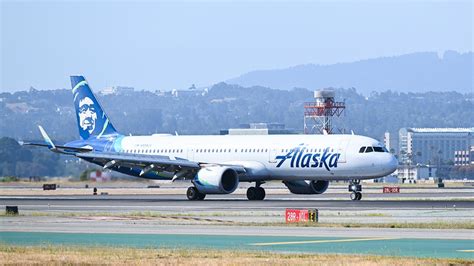 Alaska Airlines flight makes emergency landing in Portland after ...