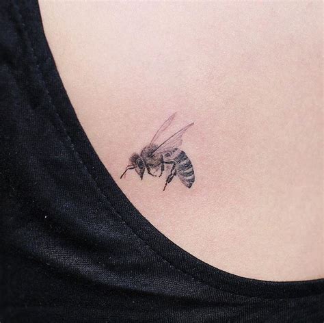 Pin by Ludmila López Veloso on tattoo idea Bee tattoo Honey bee