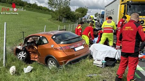 Nö Ein Todesopfer 87 bei Kreuzungsunfall mit zwei Pkw in Markt