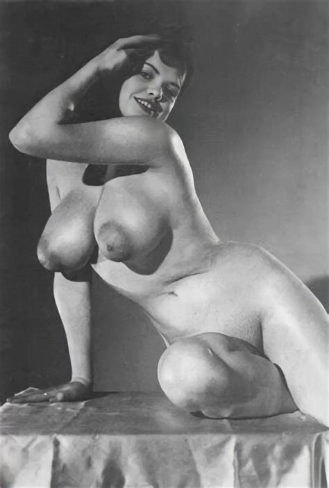 Busty Vintage Nude Poser With Puffies Nudes Sexypornpictures Org