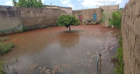 Ouagadougou Envahis Par Les Eaux Des Habitants Du Quartier Bonheur