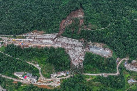 湖北五峰山體滑坡仍有7人失聯 現場全力展開搜救新聞中心中國網