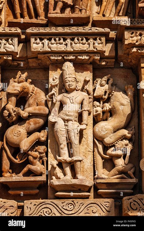 Sculptures on Khajuraho temples Stock Photo - Alamy