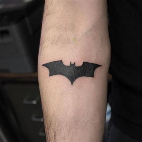 Pin by Agustin Horvath on Guardado rápido in 2024 Batman logo tattoo