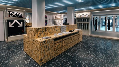 Off White Apre Un Nuovo Flagship Store A Parigi