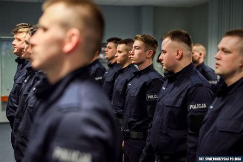 Nowi Policjanci W Garnizonie Aktualno Ci Policja Wi Tokrzyska