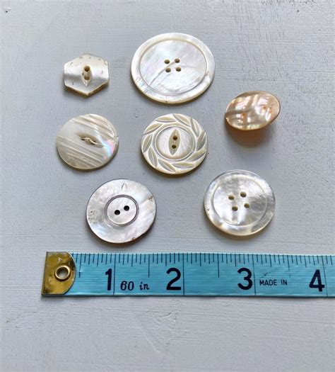 Antique Shell Buttons Mother Of Pearl Vintage Shell Buttons Pearly