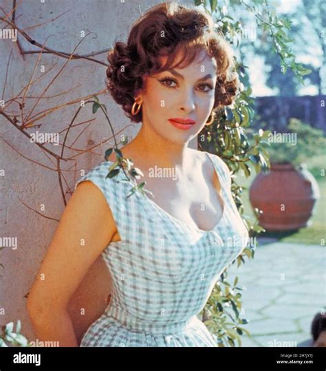 Gina Lollobrigida Hi Res Stock Photography And Images Alamy