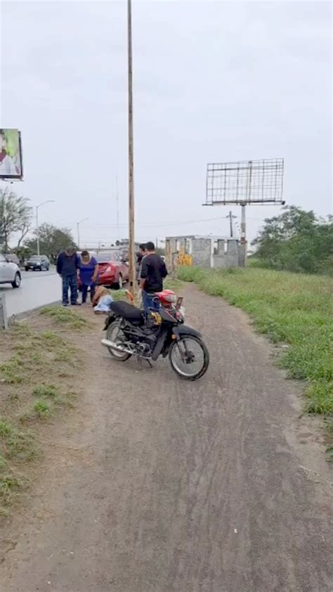 Se Impacta Motocicleta Y Bicicleta Dejando Lesionados En Carretera A